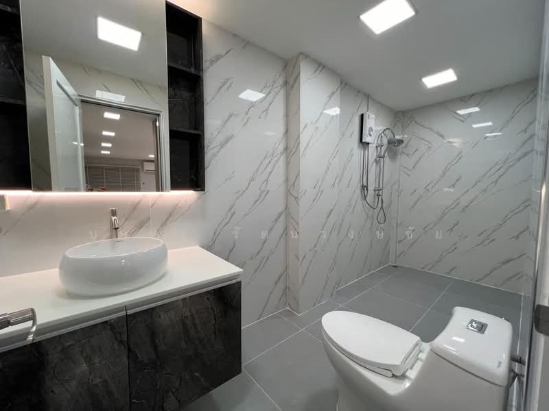 ทำเล MRT สุทธิสาร ซ.รัชดา 18 ให้เช่าทาวน์โฮมหลังใหญ่ หลังมุม ตกแต่งใหม่ สวย ครบครัน พร้อมอยู่ ทำเลดี, Bangkok, รัชดาภิเษก, Samsen Nok, Huai Khwang, Bangkok, 3 Bedrooms, 300 sqm, Townhouse For Rent, by บุษบา รัตนวงษ์ชัย, 500244817 - DDproperty.com