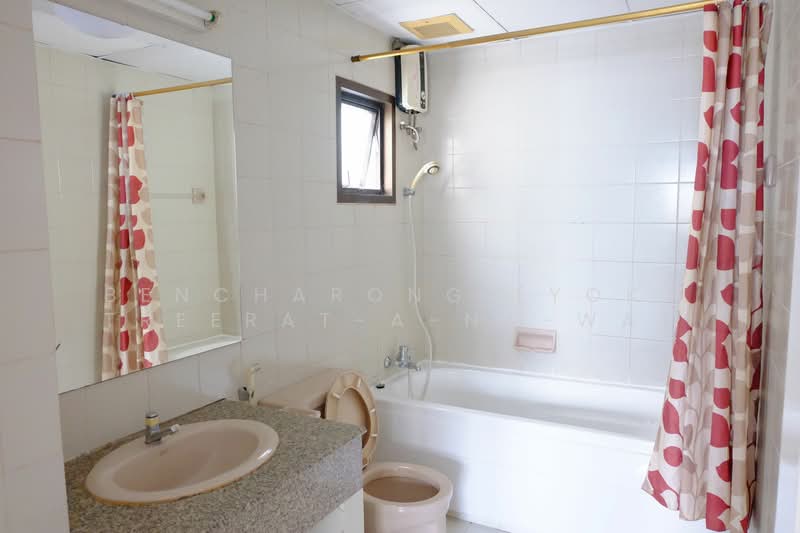 Top View Tower, Bangkok, Soi Sukhumvit 59, Khlong Tan Nua, Watthana, Bangkok, 2 Bedrooms, 91 sqm, Condo For Rent, by Bencharong (Yok) Treerat-a-na-wat, 500244951 - DDproperty.com