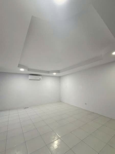 Urban Sathorn, Bangkok, Ratchaphruek Road, Bang Chak, Phasi Charoen, Bangkok, 3 Bedrooms, 300 sqm, Townhouse For Rent, by Airada Parasarn, 500245085 - DDproperty.com