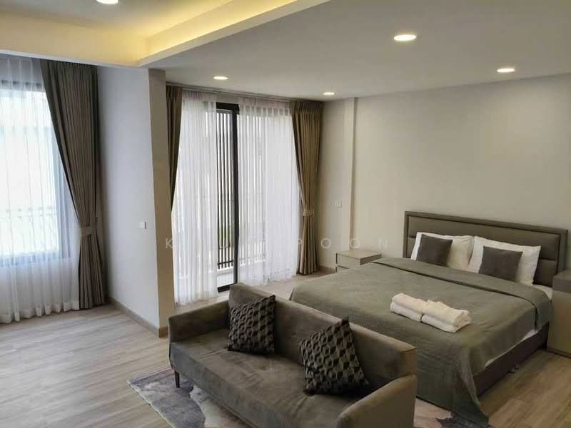 For Rent: 3-Storey Home Office in Ekkamai Area, Pet-Friendly (SPSSR173), Bangkok, ซ. เอกมัย 22, Khlong Tan Nua, Watthana, Bangkok, 3 Bedrooms, 200 sqm, Townhouse For Rent, by Khun Poon, 500245192 - DDproperty.com