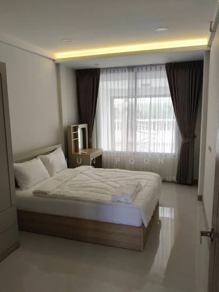 For Rent: 3-Storey Home Office in Ekkamai Area, Pet-Friendly (SPSSR173), Bangkok, ซ. เอกมัย 22, Khlong Tan Nua, Watthana, Bangkok, 3 Bedrooms, 200 sqm, Townhouse For Rent, by Khun Poon, 500245192 - DDproperty.com