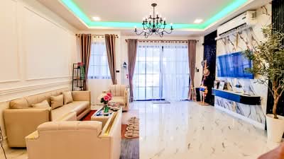 ขาย - ขาย ทาวน์โฮม ที่ พัทยากลาง ห้องขนาดใหญ่, ชลบุรี