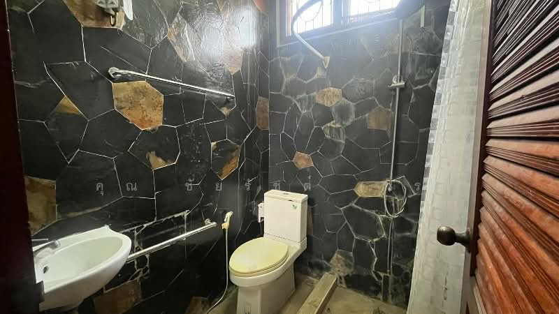 ทาวน์เฮ้าส์ 3 ชั้น ซอยงามวงศ์วาน 47 โครงสร้างดี แปลงริม, Bangkok, งามวงศ์วาน, Thung Song Hong, Lak Si, Bangkok, 3 Bedrooms, 200 sqm, Townhouse For Sale, by คุณ ชัยรัชต์ (กร), 500245212 - DDproperty.com