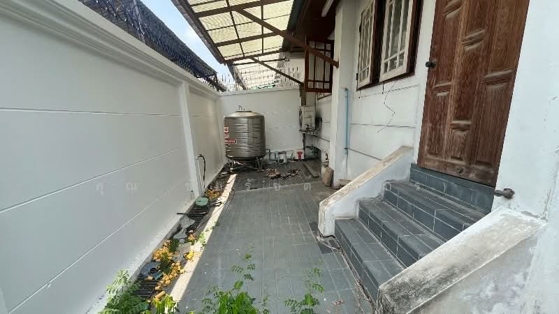 ทาวน์เฮ้าส์ 3 ชั้น ซอยงามวงศ์วาน 47 โครงสร้างดี แปลงริม, Bangkok, งามวงศ์วาน, Thung Song Hong, Lak Si, Bangkok, 3 Bedrooms, 200 sqm, Townhouse For Sale, by คุณ ชัยรัชต์ (กร), 500245212 - DDproperty.com