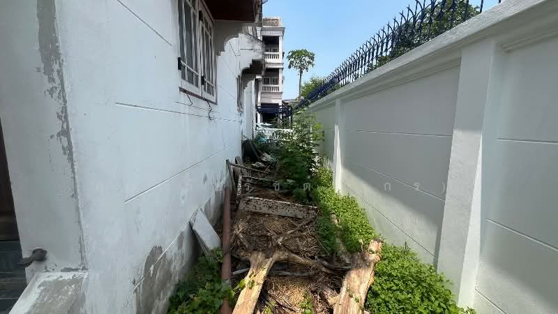 ทาวน์เฮ้าส์ 3 ชั้น ซอยงามวงศ์วาน 47 โครงสร้างดี แปลงริม, Bangkok, งามวงศ์วาน, Thung Song Hong, Lak Si, Bangkok, 3 Bedrooms, 200 sqm, Townhouse For Sale, by คุณ ชัยรัชต์ (กร), 500245212 - DDproperty.com