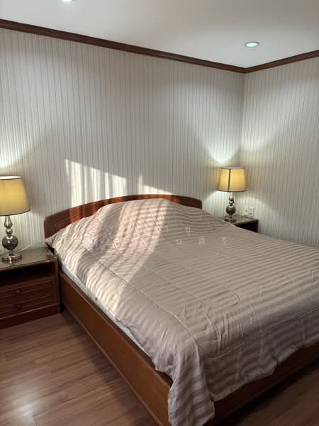 Acadamia Grand Tower, Bangkok, Soi Sukhumvit 43, Khlong Tan Nua, Watthana, Bangkok, 2 Bedrooms, 92 sqm, Condo For Sale, by Jirayu Chaiyawattanasiri, 500245246 - DDproperty.com