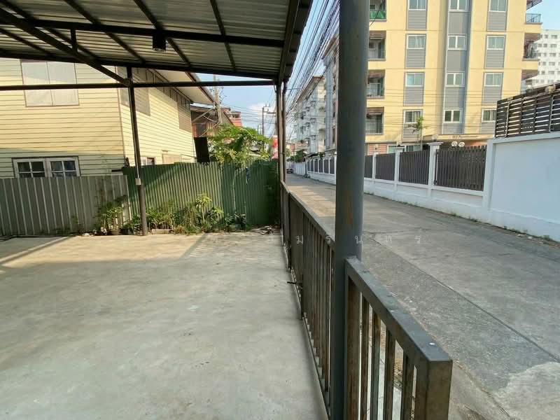 Land for sale with building, 31 sq.wah, accessible via 2 alleys (Lat Phrao 58 and 60), Bangkok, Wang Thonglang, Wang Thonglang, Bangkok, , 124 sqm, Land For Sale, by อนันต์ อัมรินทร์, 500245263 - DDproperty.com
