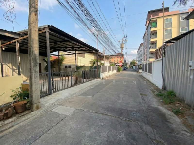 Land for sale with building, 31 sq.wah, accessible via 2 alleys (Lat Phrao 58 and 60), Bangkok, Wang Thonglang, Wang Thonglang, Bangkok, , 124 sqm, Land For Sale, by อนันต์ อัมรินทร์, 500245263 - DDproperty.com