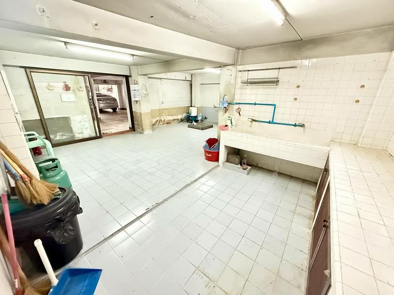 ขาย อาคารพาณิชย์ 5 ชั้น หลังมุม แยกดินแดง, Bangkok, Din Daeng, Din Daeng, Bangkok, , 700 sqm, Shophouse For Sale, by กรณวัสส์ กัณฑวัสส์วงส์, 500245266 - DDproperty.com