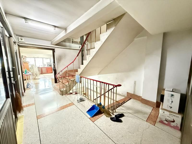 ขาย อาคารพาณิชย์ 5 ชั้น หลังมุม แยกดินแดง, Bangkok, Din Daeng, Din Daeng, Bangkok, , 700 sqm, Shophouse For Sale, by กรณวัสส์ กัณฑวัสส์วงส์, 500245266 - DDproperty.com