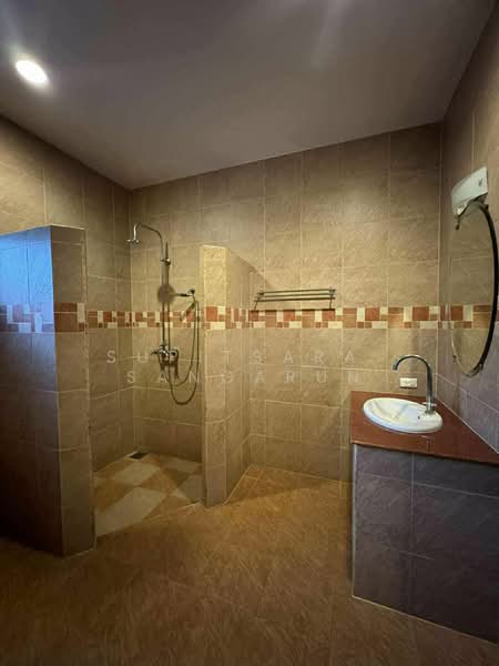 4-BR House, Chon Buri (Pattaya), Nong Pru, Bang Lamung (Pattaya), Chon Buri (Pattaya), 4 Bedrooms, 320 sqm, Single Detached House For Rent, by Supitsara  Sangarun, 500245316 - DDproperty.com