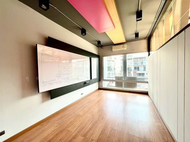 โฮมออฟฟิศ 4 ชั้น 60.8 ตร.ว. บี สแควร์ พระราม9-เหม่งจ๋าย, กรุงเทพ, ถนนประชาอุทิศ, วังทองหลาง, วังทองหลาง, กรุงเทพ, 250 ตร.ม., สำนักงาน ขาย, โดย คุณ วีนัสรา บุตรพา (เมล), 500245347 - DDproperty.com