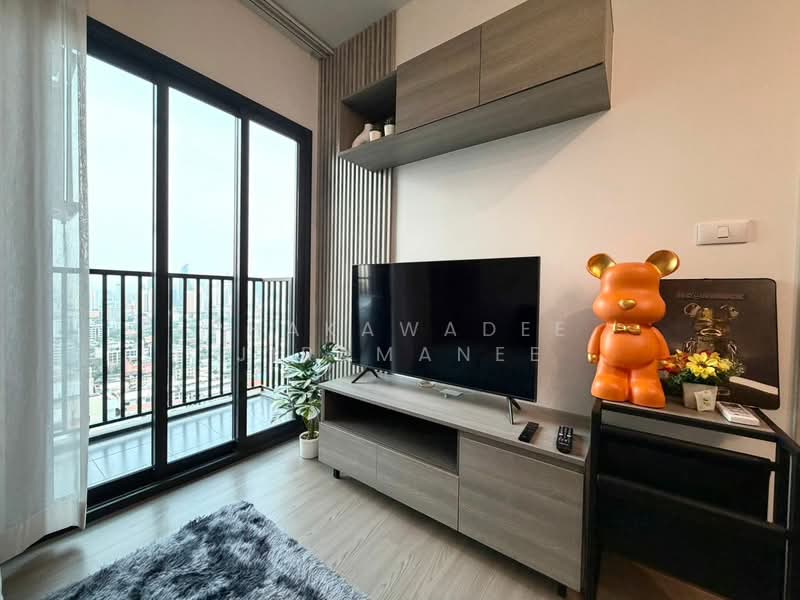 The Base Phetchaburi-Thonglor, Bangkok, Phetchaburi Rd, Bang Kapi, Huai Khwang, Bangkok, 1 Bedroom, 32 sqm, Condo For Sale, by Phakawadee Jiramanee, 500245353 - DDproperty.com