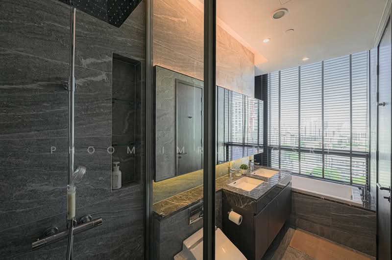 The Esse Sukhumvit 36, Bangkok, Soi Sukhumvit 36, Sukhumvit Road, Phra Kanong, Khlong Toei, Bangkok, 2 Bedrooms, 75 sqm, Condo For Rent, by Phoom Imruangsri, 500245381 - DDproperty.com