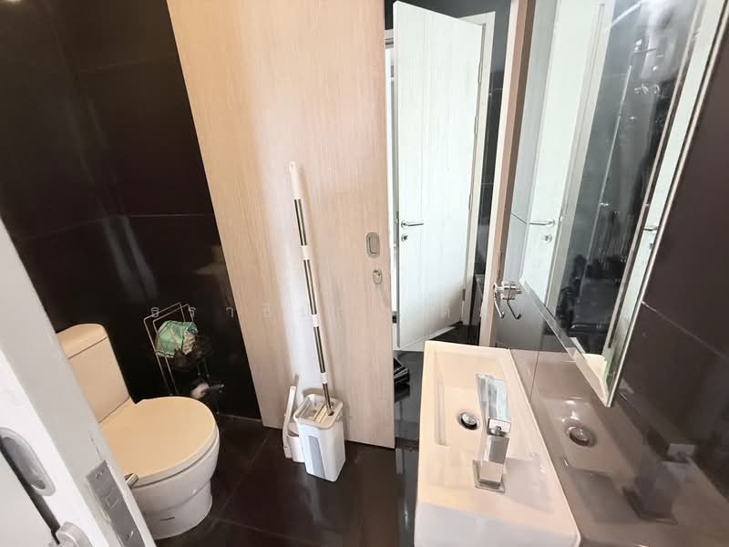 Rhythm Sukhumvit 36-38, Bangkok, 55 Soi Sukhumvit 36, Sukhumvit Road, Phra Kanong, Khlong Toei, Bangkok, 1 Bedroom, 50 sqm, Condo For Rent, by ธราธิป ( ติน ), 500245429 - DDproperty.com