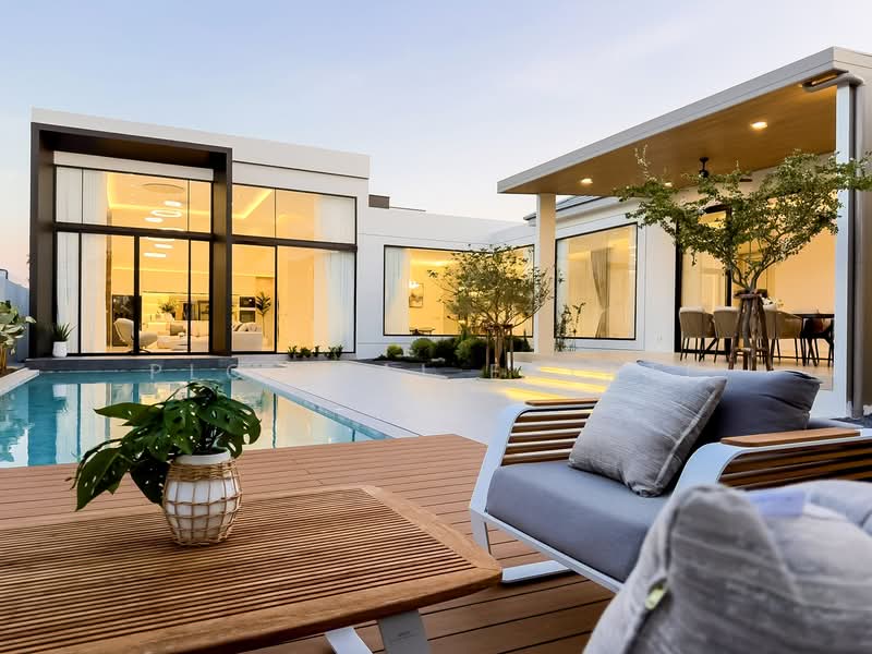 Pool Villa for Sale East Pattaya Luxury 4 Bedroom High Ceiling, Chon Buri (Pattaya), Bang Lamung, Bang Lamung (Pattaya), Chon Buri (Pattaya), 4 Bedrooms, 517 sqm, Villa For Sale, by PLC real estate, 500245506 - DDproperty.com