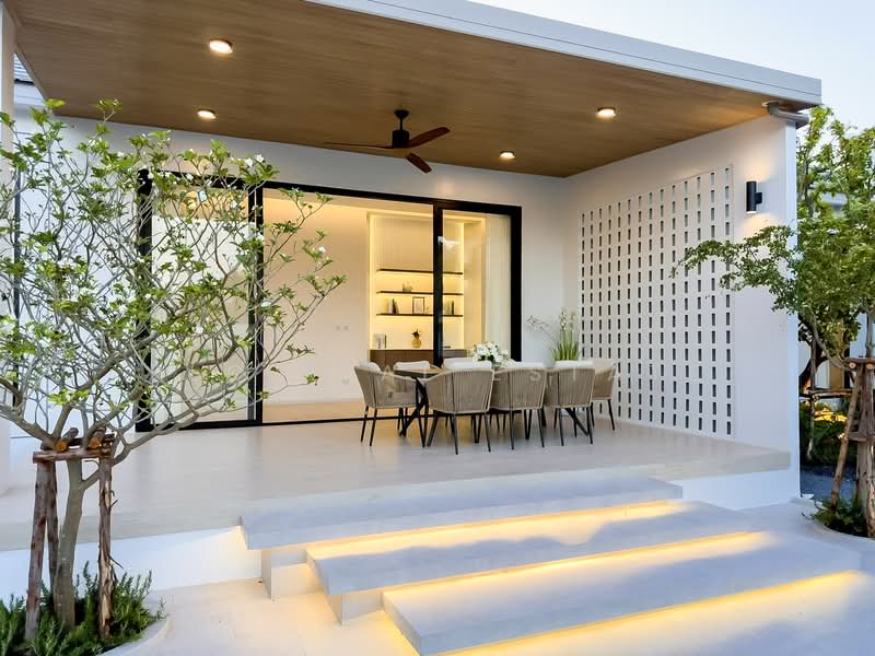 Pool Villa for Sale East Pattaya Luxury 4 Bedroom High Ceiling, Chon Buri (Pattaya), Bang Lamung, Bang Lamung (Pattaya), Chon Buri (Pattaya), 4 Bedrooms, 517 sqm, Villa For Sale, by PLC real estate, 500245506 - DDproperty.com