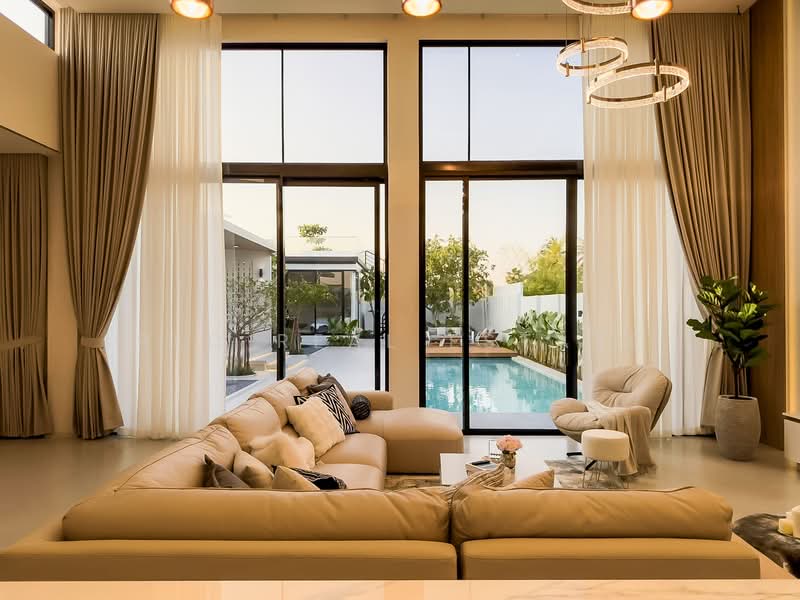 Pool Villa for Sale East Pattaya Luxury 4 Bedroom High Ceiling, Chon Buri (Pattaya), Bang Lamung, Bang Lamung (Pattaya), Chon Buri (Pattaya), 4 Bedrooms, 517 sqm, Villa For Sale, by PLC real estate, 500245506 - DDproperty.com