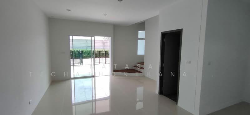 Sammakorn Avenue Suvarnabhumi, Bangkok, Rural Development 3 Khlong Song Ton Noon, Khlong Song Ton Nun, Lat Krabang, Bangkok, 4 Bedrooms, 174 sqm, Townhouse For Sale, by Natasa Techathonthanakhun, 500245543 - DDproperty.com