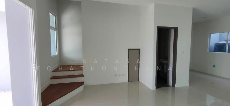 Sammakorn Avenue Suvarnabhumi, Bangkok, Rural Development 3 Khlong Song Ton Noon, Khlong Song Ton Nun, Lat Krabang, Bangkok, 4 Bedrooms, 174 sqm, Townhouse For Sale, by Natasa Techathonthanakhun, 500245543 - DDproperty.com