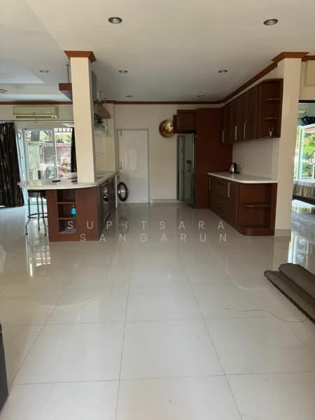 Baan Dusit Pattaya Lake, Chon Buri (Pattaya), Entrance Road, Huai Yai, Bang Lamung (Pattaya), Chon Buri (Pattaya), 4 Bedrooms, 300 sqm, Single Detached House For Sale, by Supitsara Sangarun, 500245581 - DDproperty.com