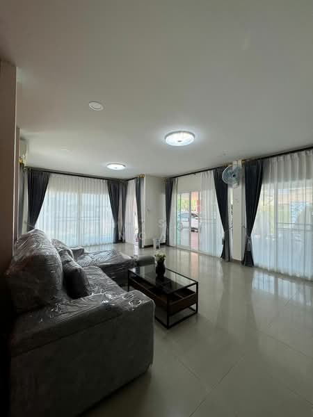 undefined, Chon Buri (Pattaya), Nong Pru, Bang Lamung (Pattaya), Chon Buri (Pattaya), 4 Bedrooms, 157 sqm, Villa For Rent, by Supitsara  Sangarun, 500245598 - DDproperty.com