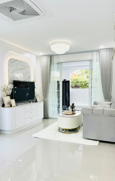 Pool Villa for Sale East Pattaya 3 Bedroom Private Pool, Chon Buri (Pattaya), Bang Lamung, Bang Lamung (Pattaya), Chon Buri (Pattaya), 3 Bedrooms, 180 sqm, Villa For Sale, by PLC real estate, 500245630 - DDproperty.com