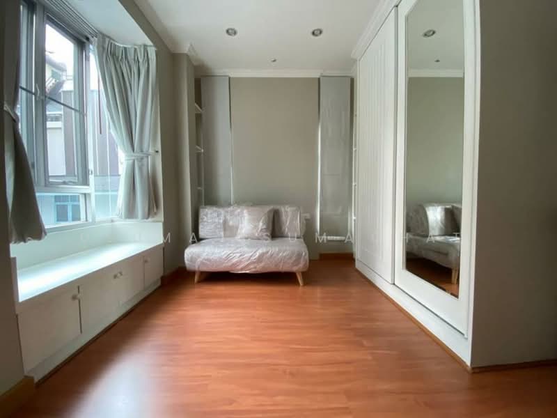 Charming Single house for rent near BTS NANA, Bangkok, Khlong Toei, Khlong Toei, Bangkok, 5 Bedrooms, 350 sqm, Single Detached House For Rent, by Usuma Usumachat, 500245650 - DDproperty.com