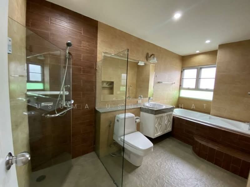 Charming Single house for rent near BTS NANA, Bangkok, Khlong Toei, Khlong Toei, Bangkok, 5 Bedrooms, 350 sqm, Single Detached House For Rent, by Usuma Usumachat, 500245650 - DDproperty.com