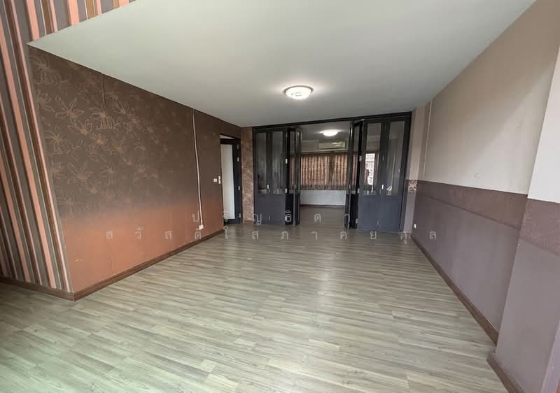 For Sale: 4-story corner home office with wide frontage, 150 meters from Kanchanaphisek Ring Road (E, Bangkok, Bang Chak, Phra Khanong, Bangkok, , 310 sqm, Shophouse For Sale, by Parinthida Sawuddisopakaykul, 500245781 - DDproperty.com