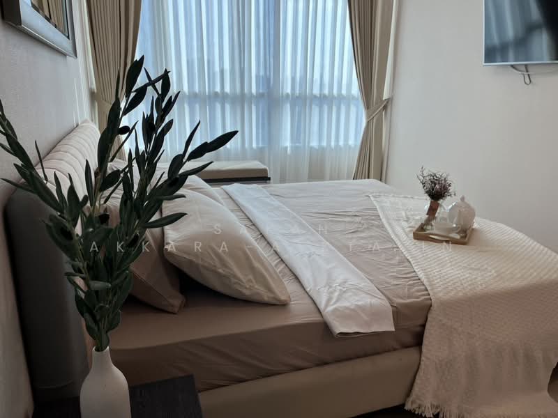 Life Ratchadapisek, Bangkok, 279 Ratchadapisaek Road, Huai Khwang, Huai Khwang, Bangkok, 2 Bedrooms, 65 sqm, Condo For Sale, by Sakan Akkara-aektalin, 500245795 - DDproperty.com