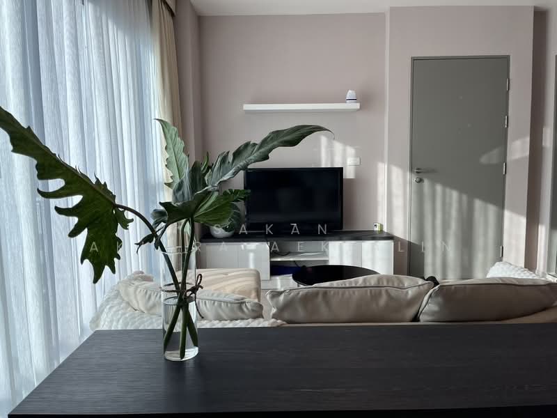 Life Ratchadapisek, Bangkok, 279 Ratchadapisaek Road, Huai Khwang, Huai Khwang, Bangkok, 2 Bedrooms, 65 sqm, Condo For Sale, by Sakan Akkara-aektalin, 500245795 - DDproperty.com