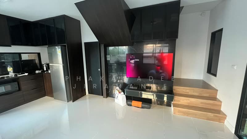 Baan Klang Muang Srinakarin – Onnut, Bangkok, 174 Soi On Nut 70/1, Prawet, Prawet, Bangkok, 3 Bedrooms, 120 sqm, Townhouse For Rent, by Phakawadee Jiramanee, 500245842 - DDproperty.com