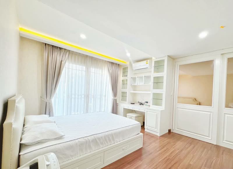 Leon Sukhumvit 62, Bangkok, Soi Sampopnaruemit, Bang Chak, Phra Khanong, Bangkok, 3 Bedrooms, 200 sqm, Townhouse For Rent, by Ulaiwan Boonsiri, 500245918 - DDproperty.com