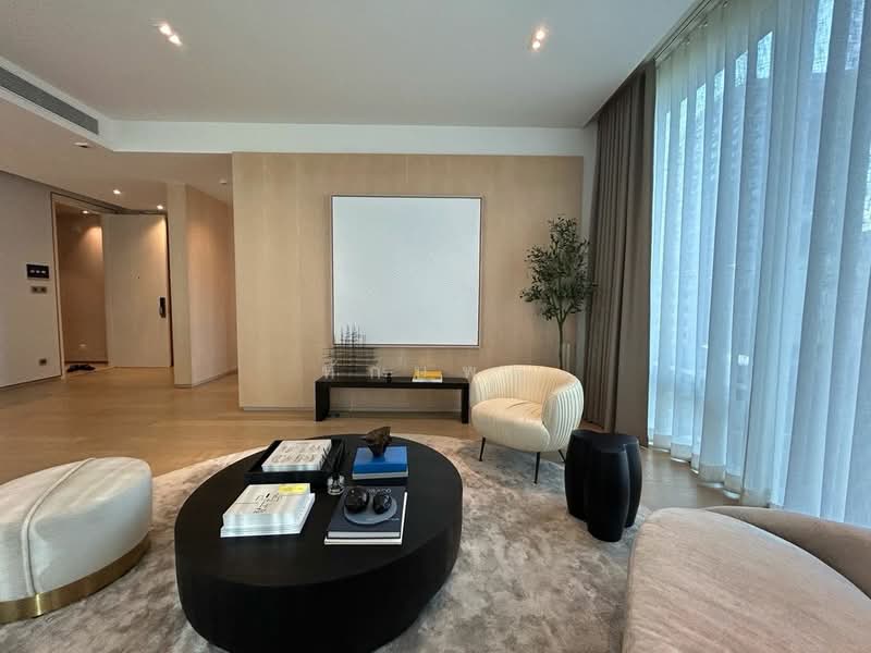 The Strand Thonglor, Bangkok, 36 Soi Sukhumvit 55, Khlong Tan Nua, Watthana, Bangkok, 2 Bedrooms, 90 sqm, Condo For Sale, by ทักษพร, 500245930 - DDproperty.com