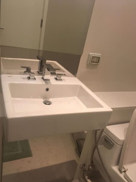 Equinox Phahol Vibha, Bangkok, 345 Paholyothin Road, Jom Phon, Chatuchak, Bangkok, 1 Bedroom, 40 sqm, Condo For Rent, by Ratchanon Songthammakul, 500245970 - DDproperty.com