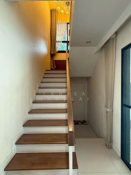 Burasiri Pattanakarn, Bangkok, New Pattanakarn Road, Prawet, Prawet, Bangkok, 4 Bedrooms, 300 sqm, Single Detached House For Rent, by Yanisa Nakklai, 500246028 - DDproperty.com