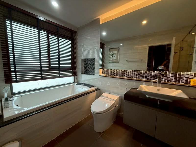 Burasiri Pattanakarn, Bangkok, New Pattanakarn Road, Prawet, Prawet, Bangkok, 4 Bedrooms, 300 sqm, Single Detached House For Rent, by Yanisa Nakklai, 500246028 - DDproperty.com