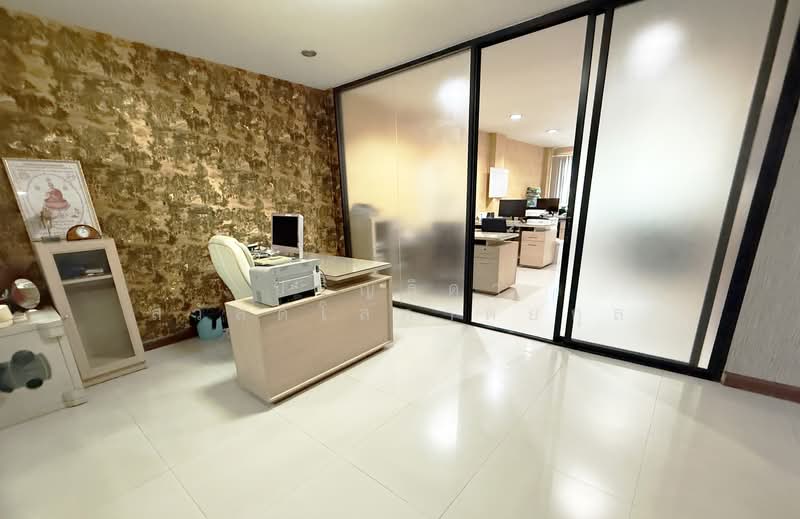 For Sale - For Sale: 4-story corner home office with wide frontage, 150 meters from Kanchanaphisek Ring Road (, Bangkok