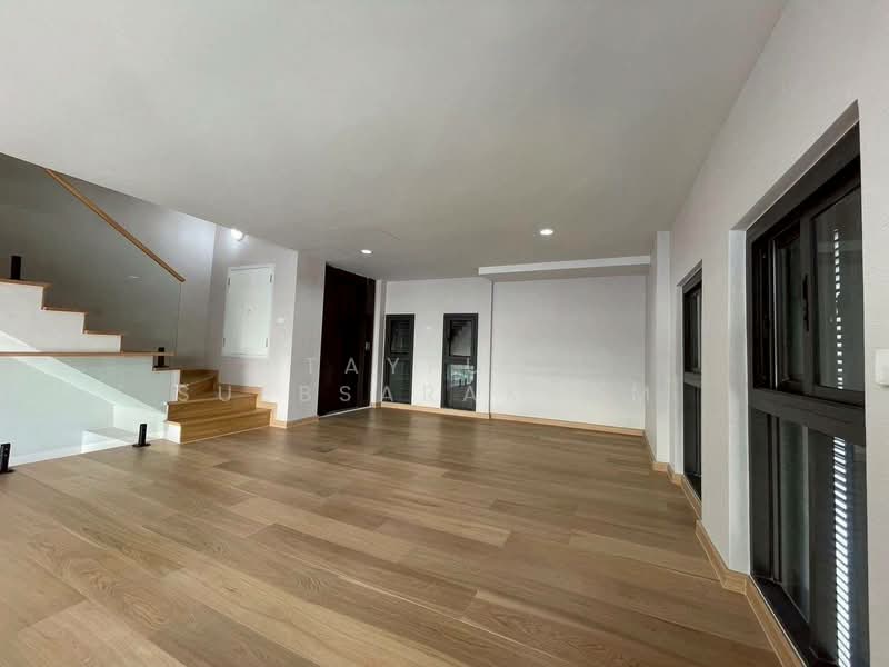 Sage Thonglor, Bangkok, Soi Thonglor 11, Sukhumvit 55 Road, Khlongtoei Nua, Watthana, Bangkok, 3 Bedrooms, 362 sqm, Townhouse For Rent, by Tayfun Suebsarakham , 500246222 - DDproperty.com