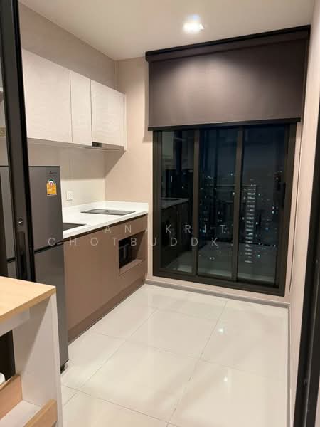 Life Sathorn Sierra, Bangkok, Ratchaphruek Rd, Talat Plu, Thon Buri, Bangkok, 1 Bedroom, 32 sqm, Condo For Rent, by Tanakrit Chotbuddkayan, 500246231 - DDproperty.com
