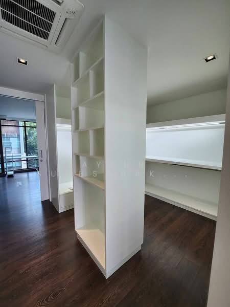 3-BR Townhouse, Bangkok, Khlong Tan Nua, Watthana, Bangkok, 3 Bedrooms, 350 sqm, Townhouse For Sale, by Tayfun  Suebsarakham , 500246242 - DDproperty.com