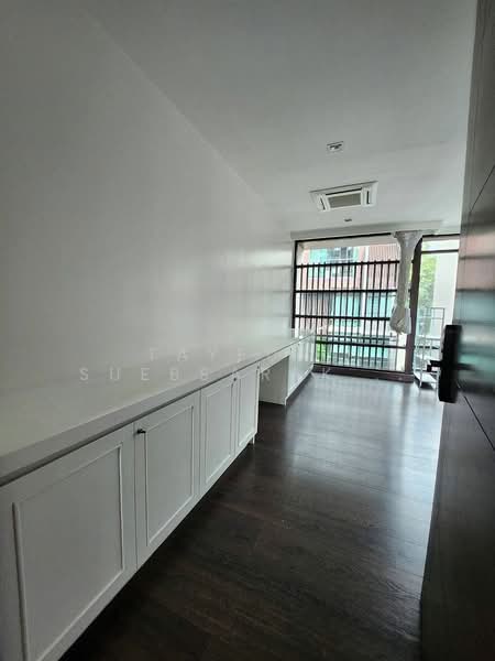 3-BR Townhouse, Bangkok, Khlong Tan Nua, Watthana, Bangkok, 3 Bedrooms, 350 sqm, Townhouse For Sale, by Tayfun  Suebsarakham , 500246242 - DDproperty.com