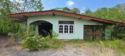 ขาย - ที่ดินพร้อมสิ่งปลูกสร้างน้ำคอก ระยอง, ระยอง