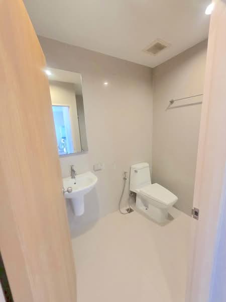 The Issara Ladprao, Bangkok, 296 Ladpao Road, Jom Phon, Chatuchak, Bangkok, 2 Bedrooms, 52 sqm, Condo For Sale, by Nami E., 500246259 - DDproperty.com