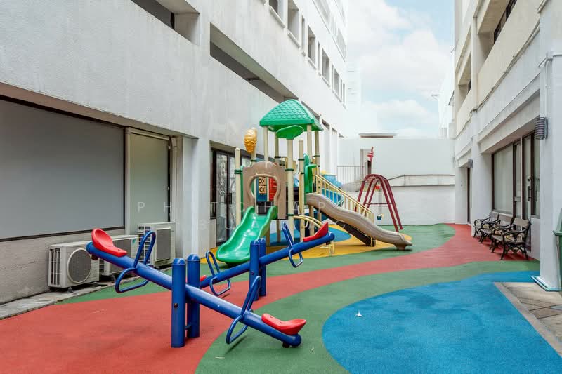 Supalai Place Sukhumvit 39, Bangkok, 175-179 Soi Sukhumvit 39 Sukhumvit Road, Khlong Tan Nua, Watthana, Bangkok, 4 Bedrooms, 338 sqm, Condo For Sale, by Phitchaporn Buamag, 500246316 - DDproperty.com