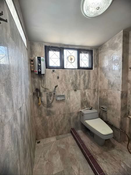 2-BR Townhouse, Bangkok, Chom Thong, Chom Thong, Bangkok, 2 Bedrooms, 200 sqm, Townhouse For Rent, by Phitchaporn Buamag, 500246334 - DDproperty.com