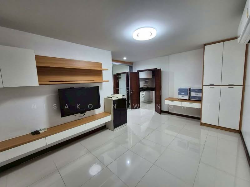 3-BR House, Bangkok, Samsen Nai, Phaya Thai, Bangkok, 3 Bedrooms, 200 sqm, Single Detached House For Rent, by Nisakorn Wingwat, 500246380 - DDproperty.com