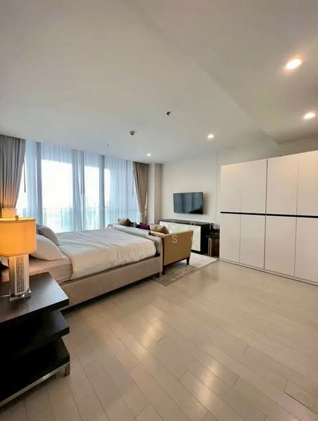 Noble Ploenchit, Bangkok, 1035 Ploenchit  Road, Lumphini, Pathum Wan, Bangkok, 3 Bedrooms, 209 sqm, Condo For Rent, by Adisorn Eamso, 500246410 - DDproperty.com