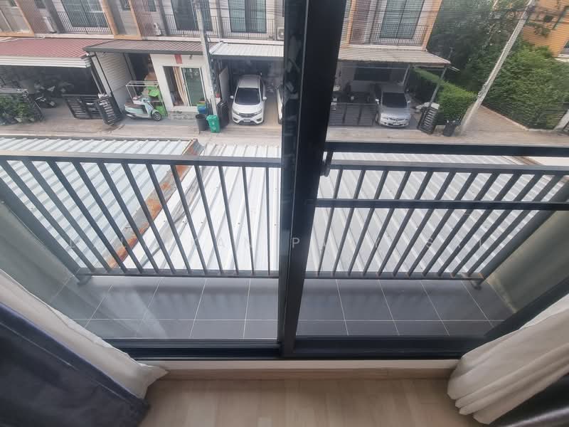 The Connect Pattanakarn 38, Bangkok, Soi Phatthanakan 38, Phatthanakan Road, Suan Luang, Suan Luang, Bangkok, 3 Bedrooms, 120 sqm, Townhouse For Rent, by Lalitkan Panyasai, 500246513 - DDproperty.com